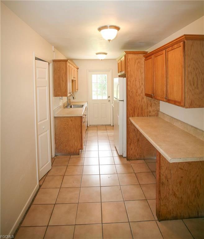1898 Hanson Street - Photo 2 of 8