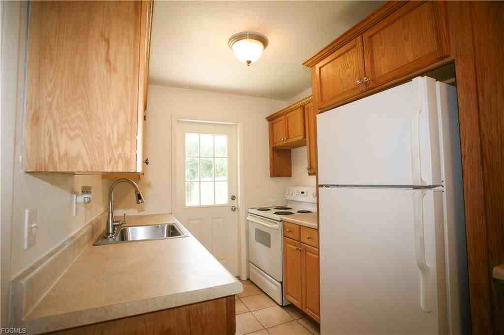 1898 Hanson Street - Photo 3 of 8