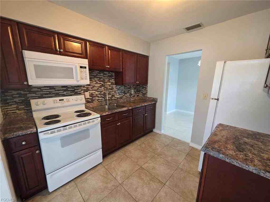 24 Temple Ct - Photo 5 of 8