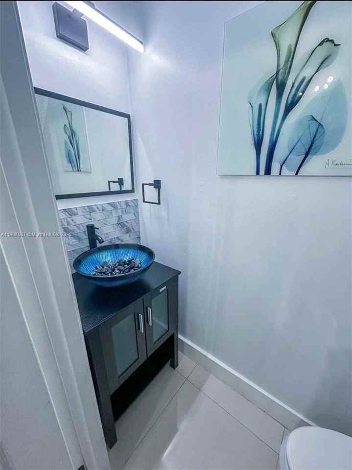 2301 W 60th St #A211 - Photo 7 of 29