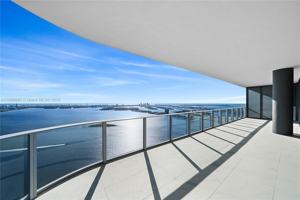 featured image of 700 Ne 24th St