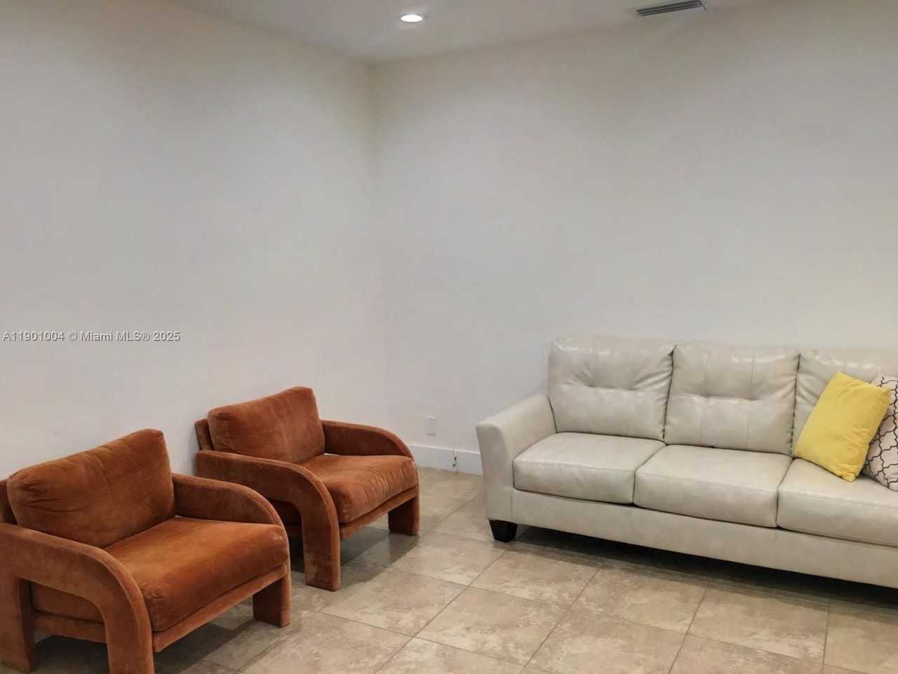 3515 Van Buren St #104 - Photo 3 of 16