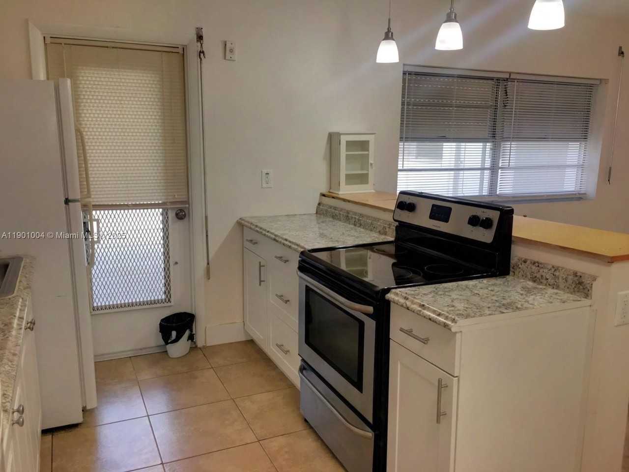 3515 Van Buren St #104 - Photo 7 of 16