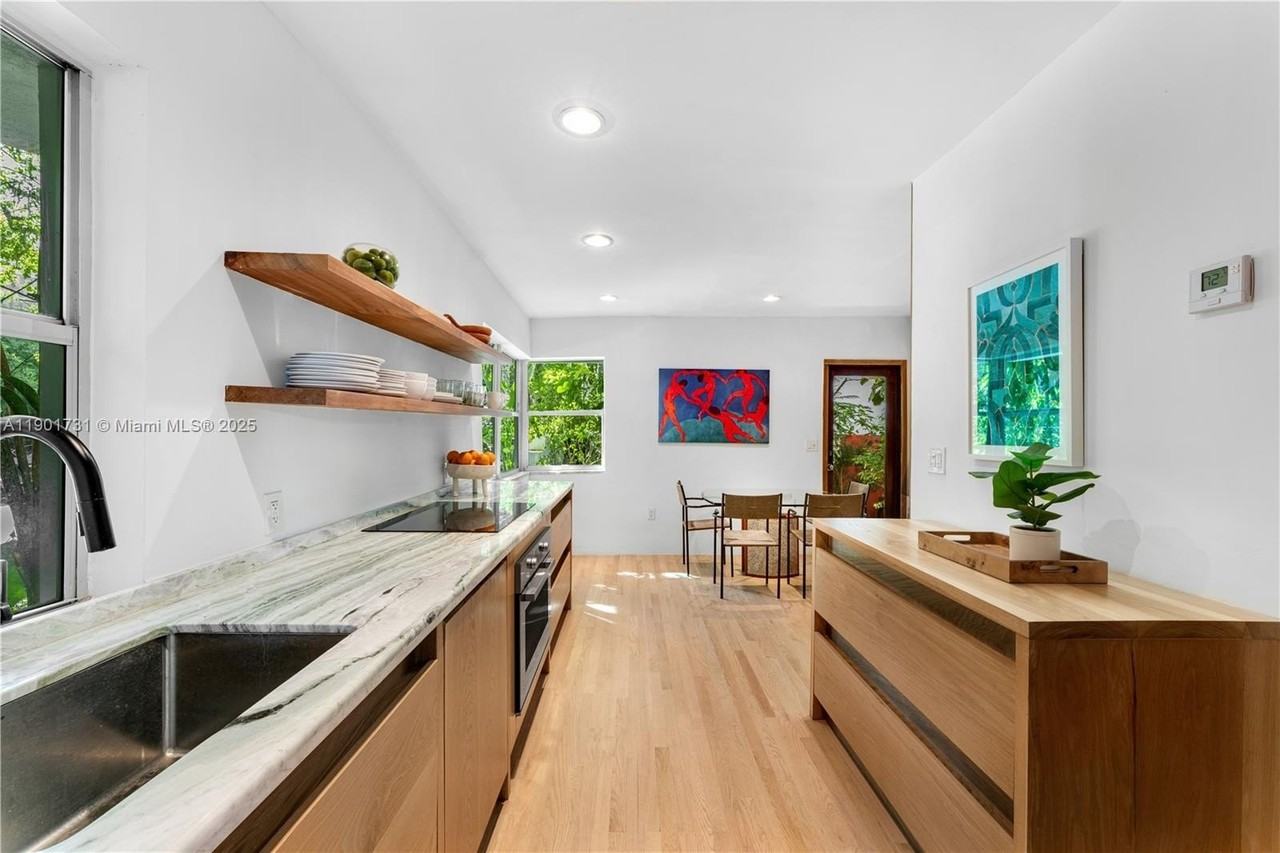 226 Jefferson Ave #1 - Photo 4 of 27