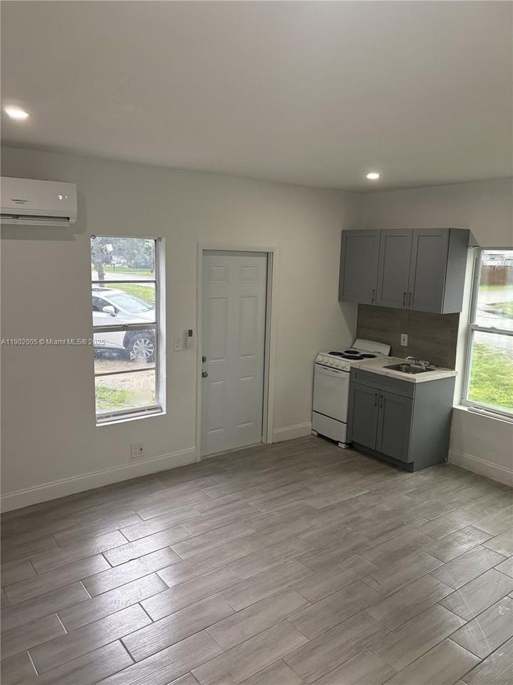 9301 Nw 4th Ave #3 - Photo 2 of 7