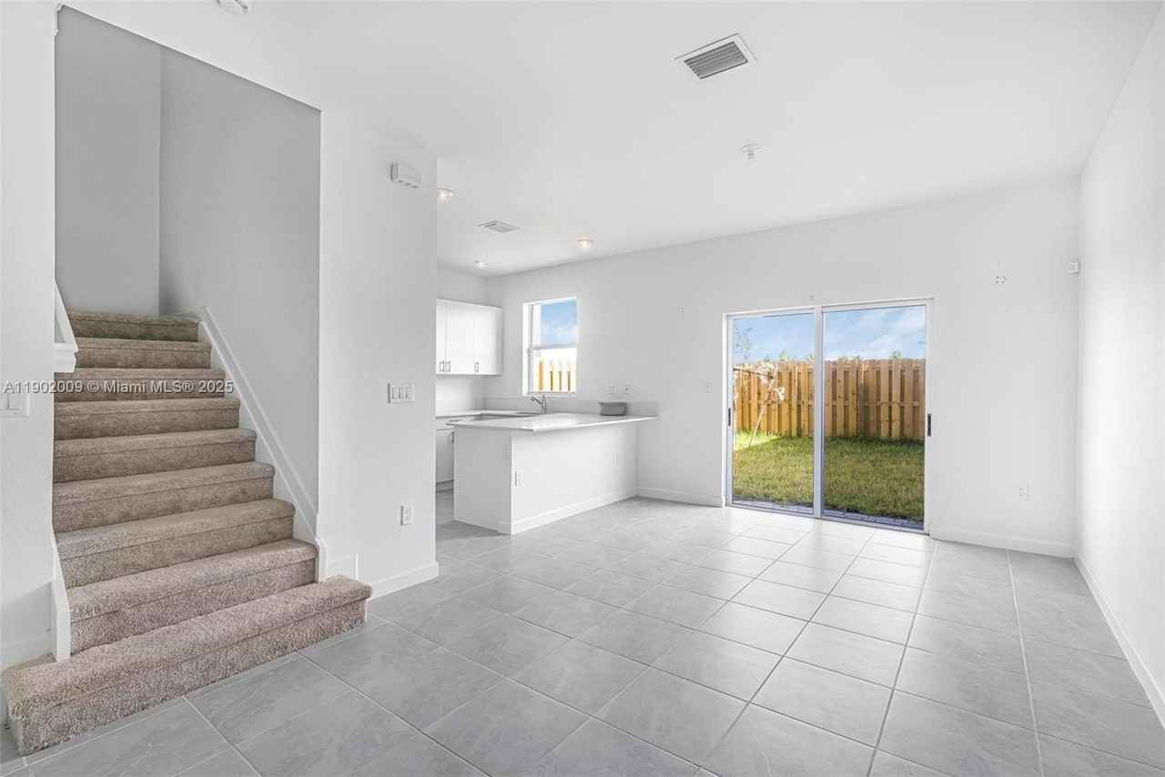 16318 Sw 291st St #16318 - Photo 7 of 27