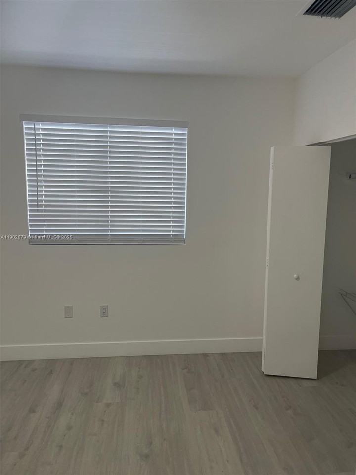 772 Nw 103rd St #0 - Photo 6 of 8