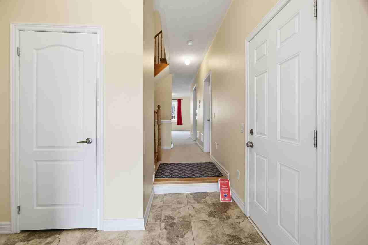 90 Sky Harbour Drive - Photo 4 of 33