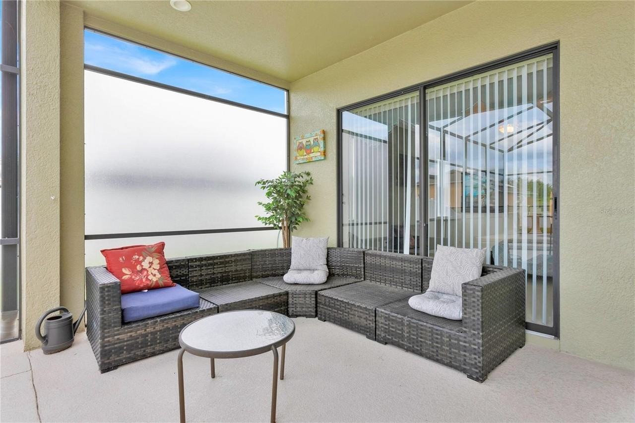 155 Waltham Ct - Photo 7 of 49