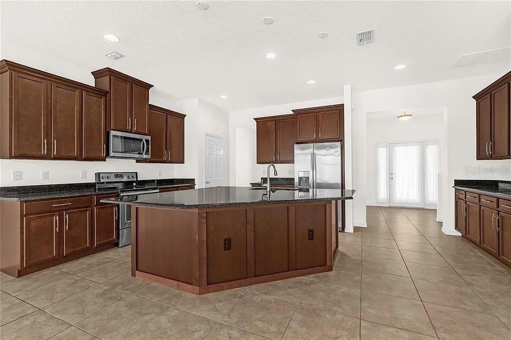 8130 Red Stopper Ln - Photo 7 of 48