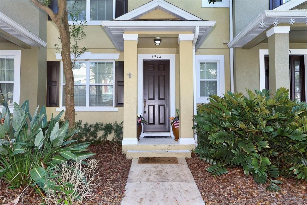 7912 Northlake Parkway - Photo 2 of 33