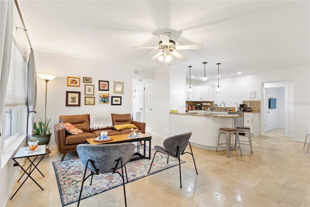 1010 Bay Breeze Ter - Photo 2 of 41