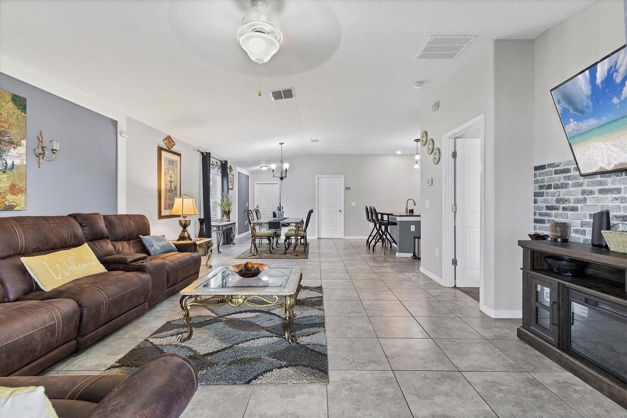 16505 Myrtle Sand Dr - Photo 4 of 21