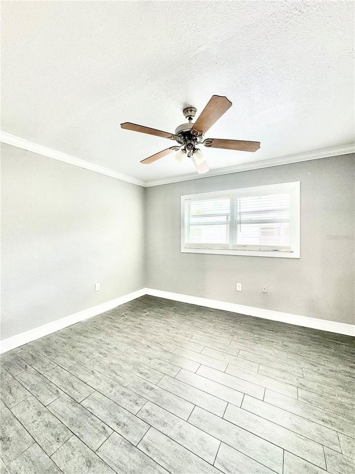 1921 Dr Martin Luther King Jr St N - Photo 5 of 9