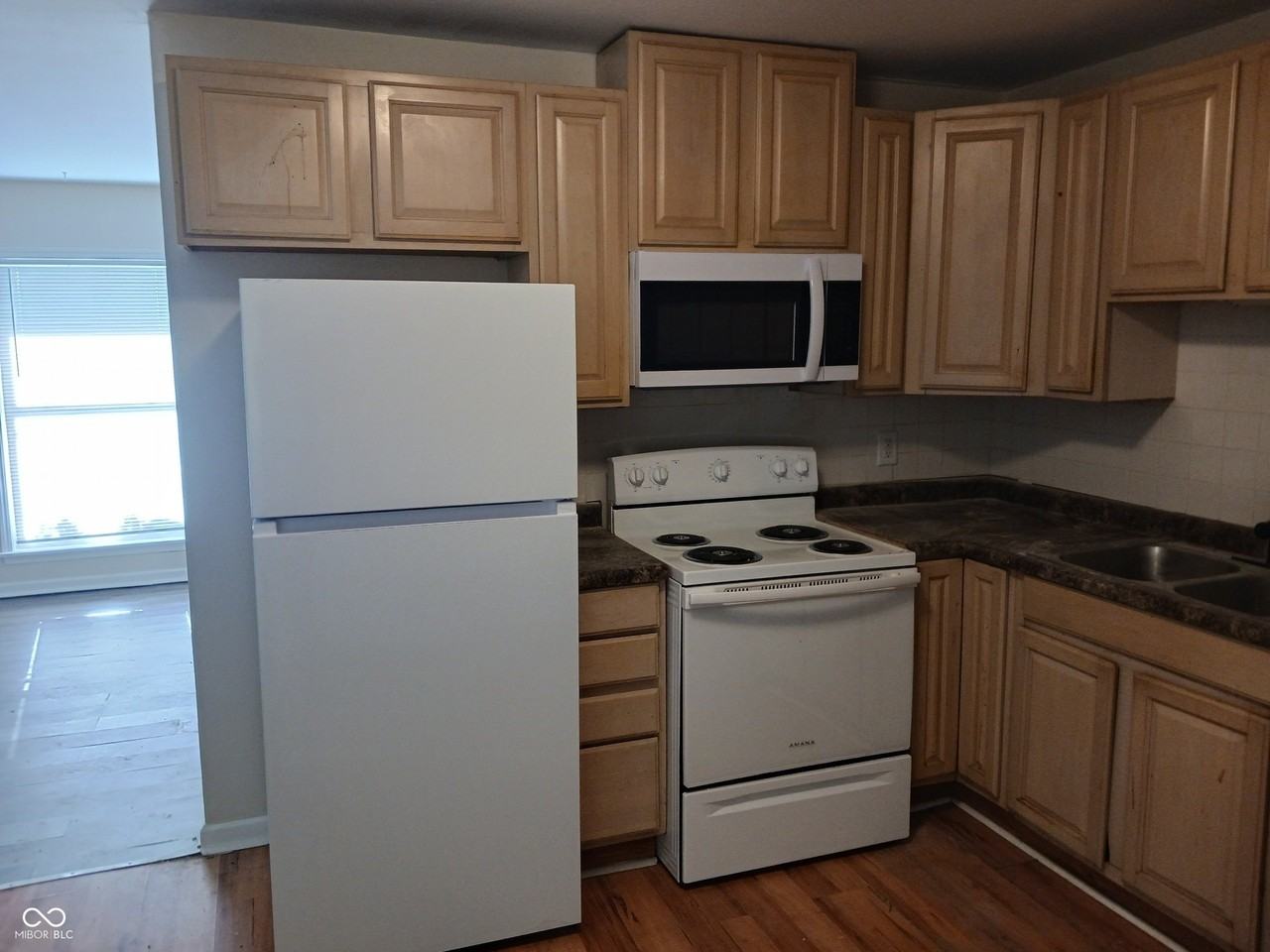 4026 Baker Dr - Photo 2 of 19