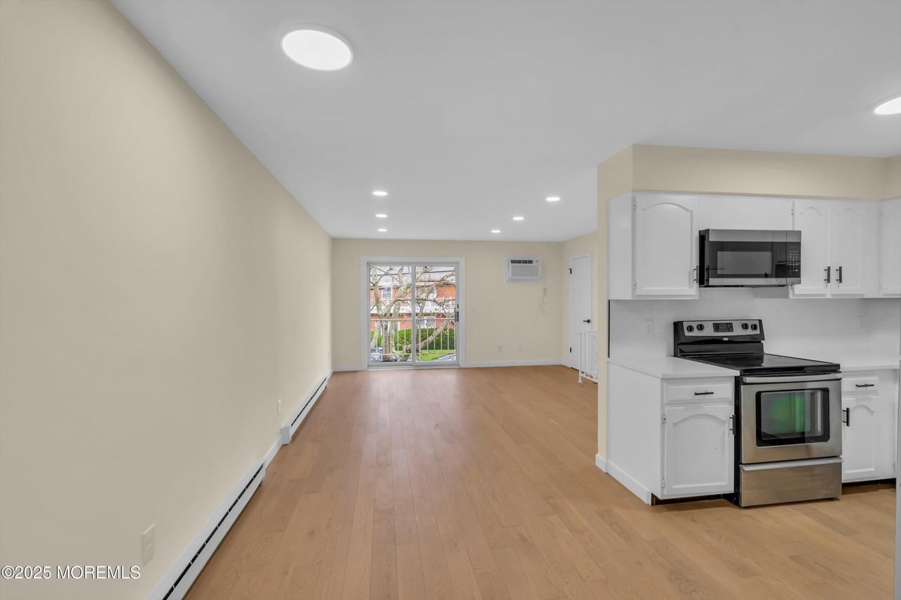 114 3rd Ave Apt 10 #10 - Photo 2 of 15