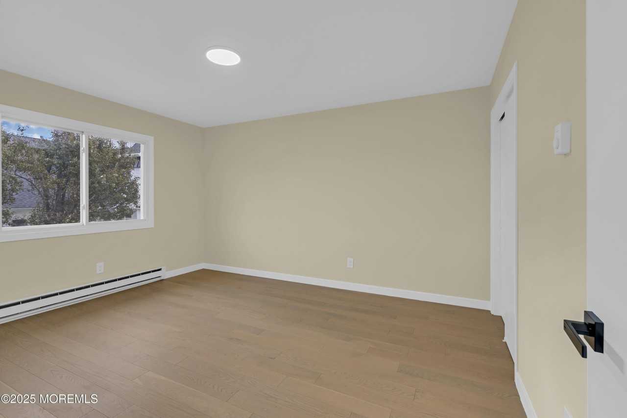 114 3rd Ave Apt 10 #10 - Photo 5 of 15