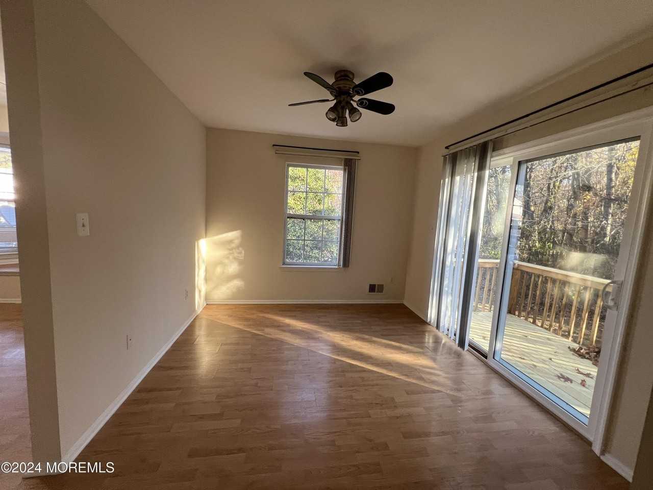 79 Lexington Ct - Photo 5 of 18