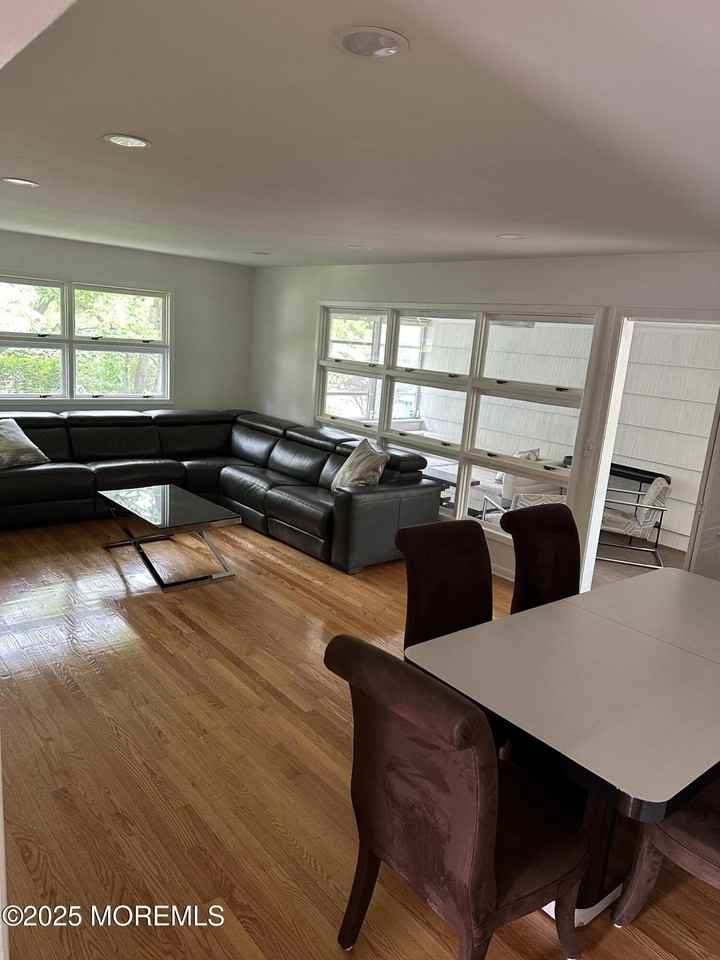 172 Larchwood Ave - Photo 5 of 33