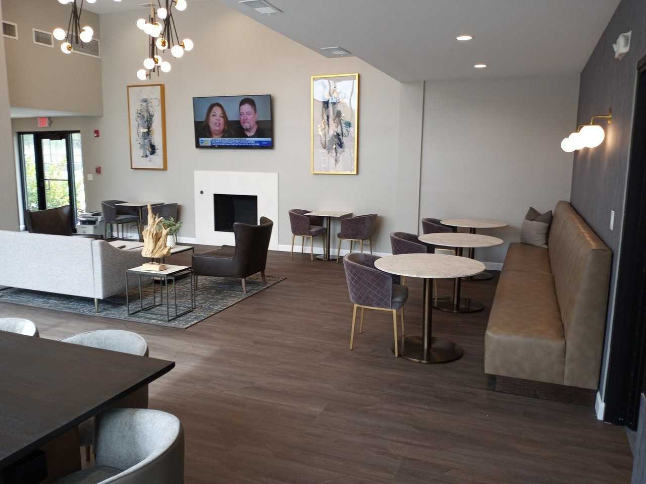 1910 Chestnut Avenue #C311 - Photo 7 of 10