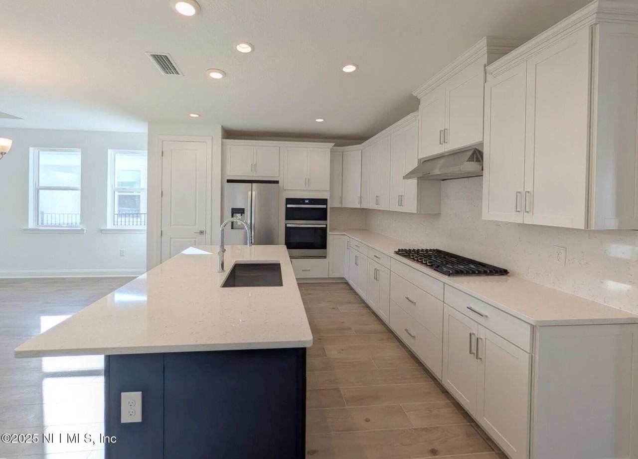 156 Latham Dr - Photo 4 of 22