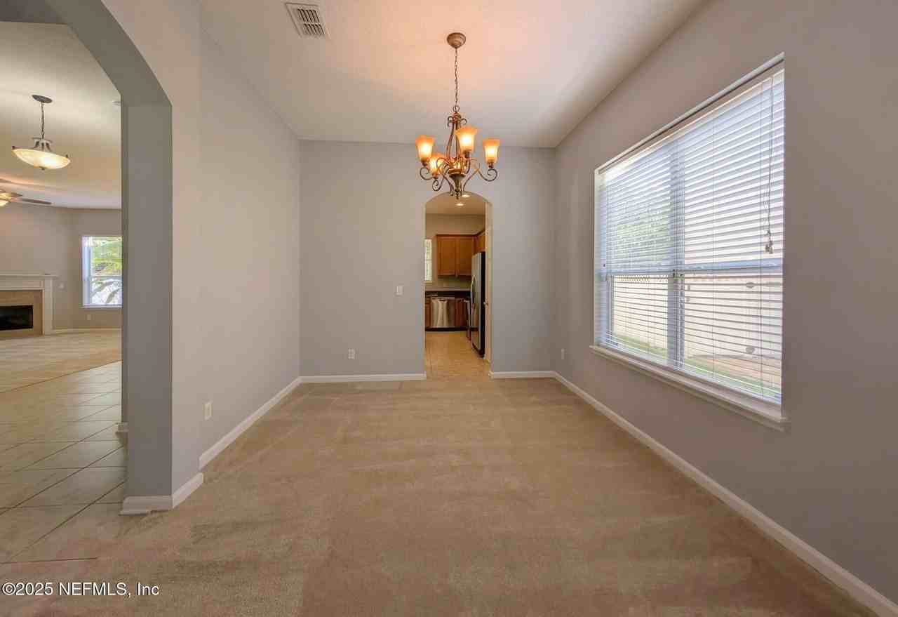 129 Castlegate Ln - Photo 4 of 23