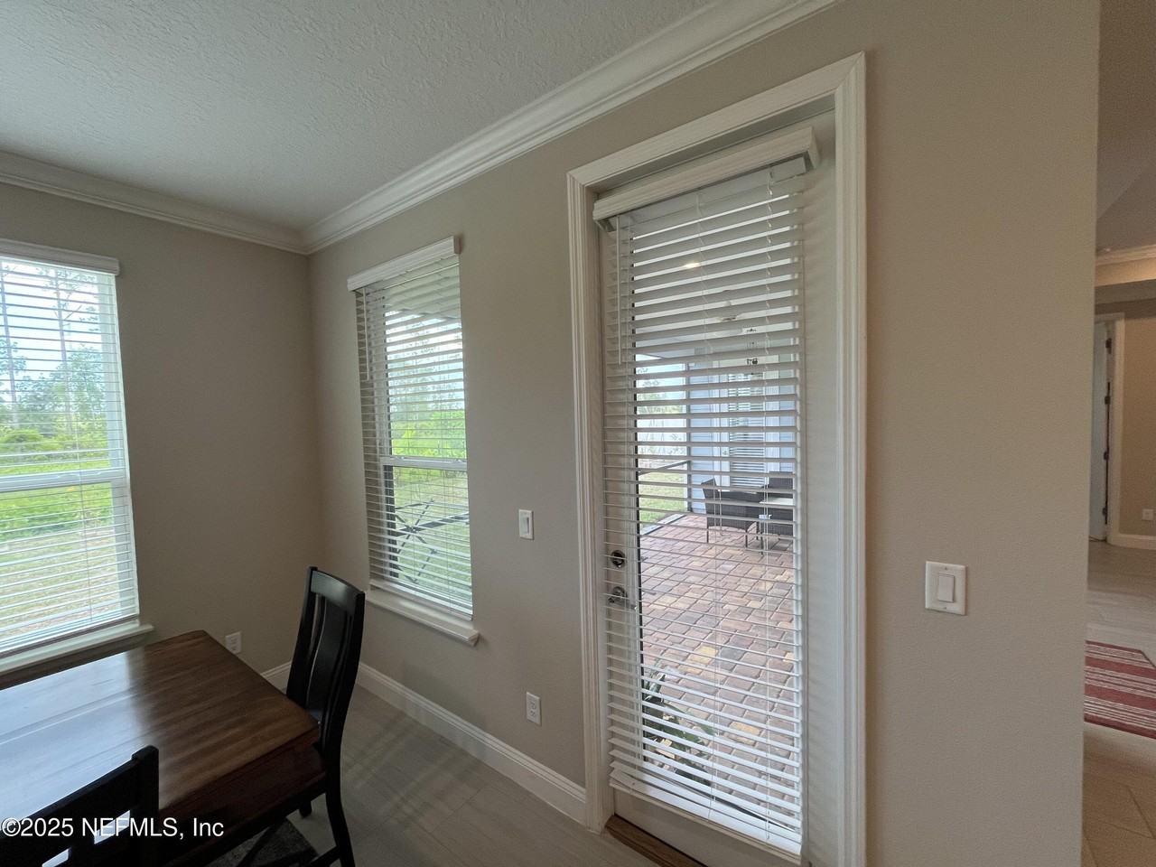 211 Diamondback Ave - Photo 2 of 50