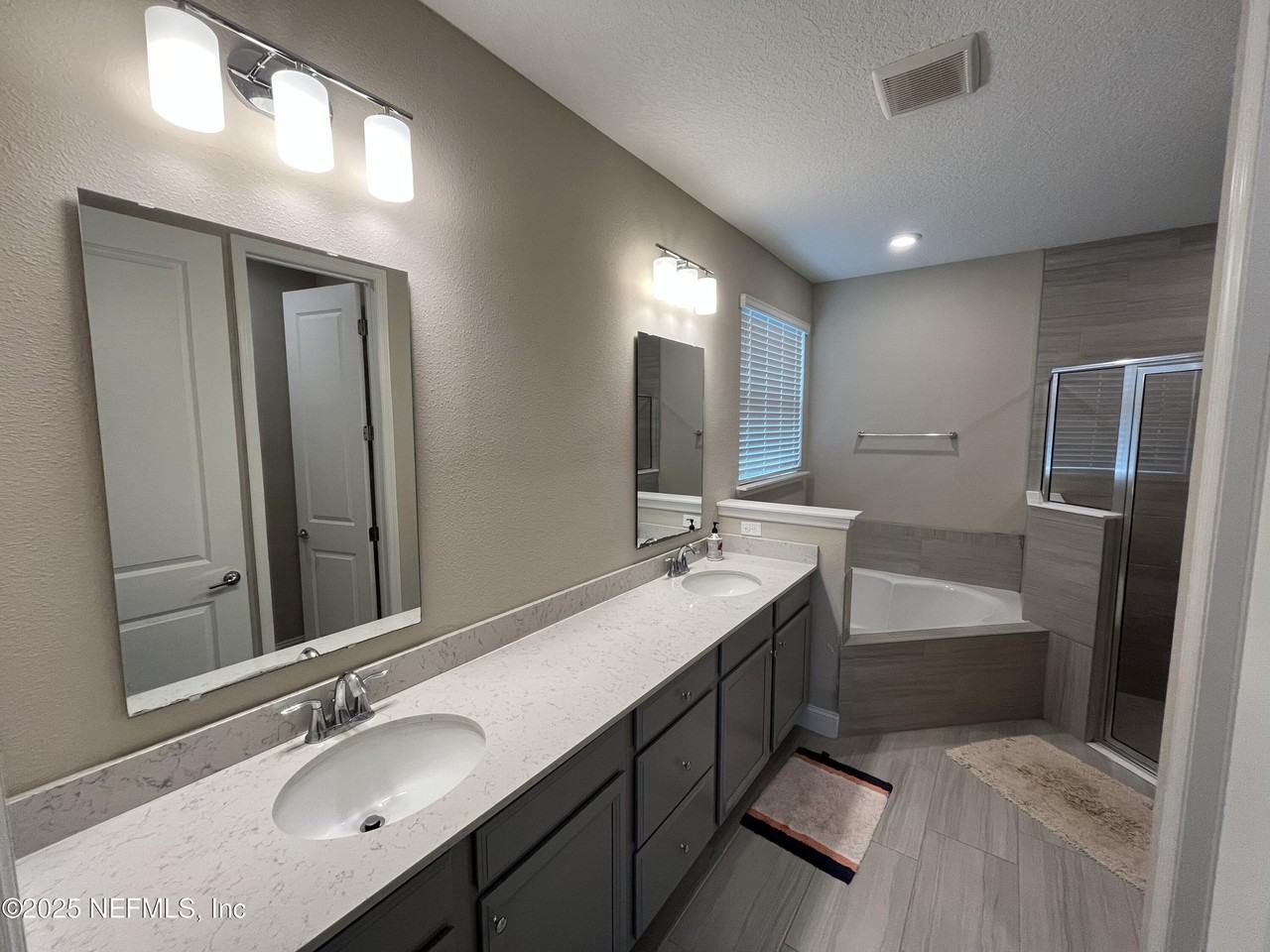 211 Diamondback Ave - Photo 3 of 50