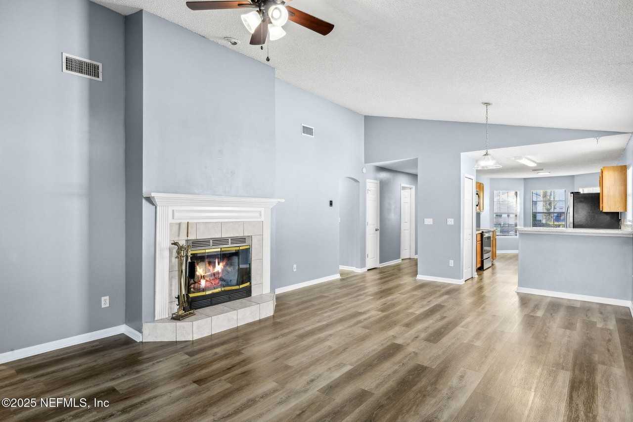 8047 Beaver Creek Dr - Photo 5 of 31