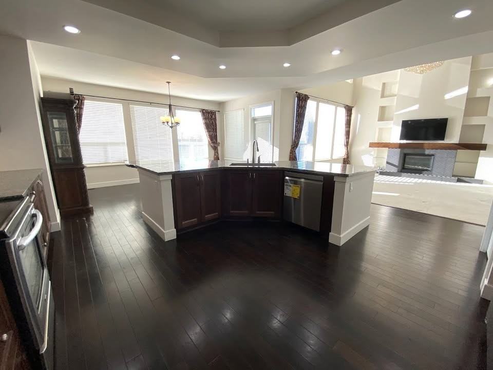 3410 Derbyshire Avenue - Photo 3 of 24