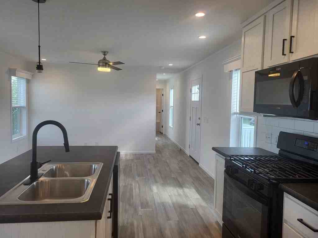 8 Drake Ln #8DRAK - Photo 3 of 20