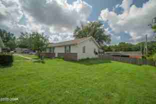 826 S Patterson Ave - Photo 1 of 1
