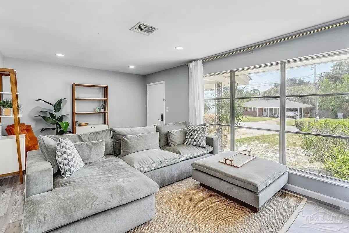 3254 West Ave - Photo 3 of 14