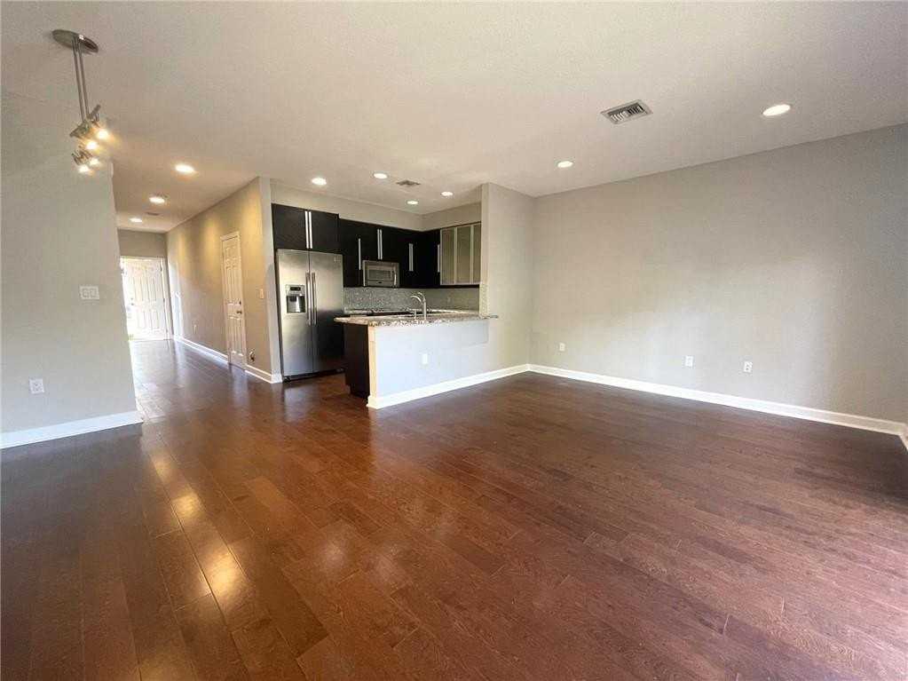 19 Southeast 3rd Avenue #19 - Photo 4 of 23