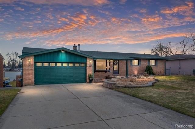 4645 Claudia Dr - Photo 5 of 40