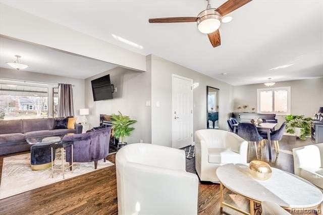 4645 Claudia Dr - Photo 6 of 40