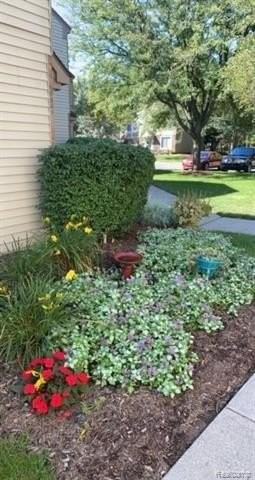 1567 Streamwood Ct #55 - Photo 2 of 21