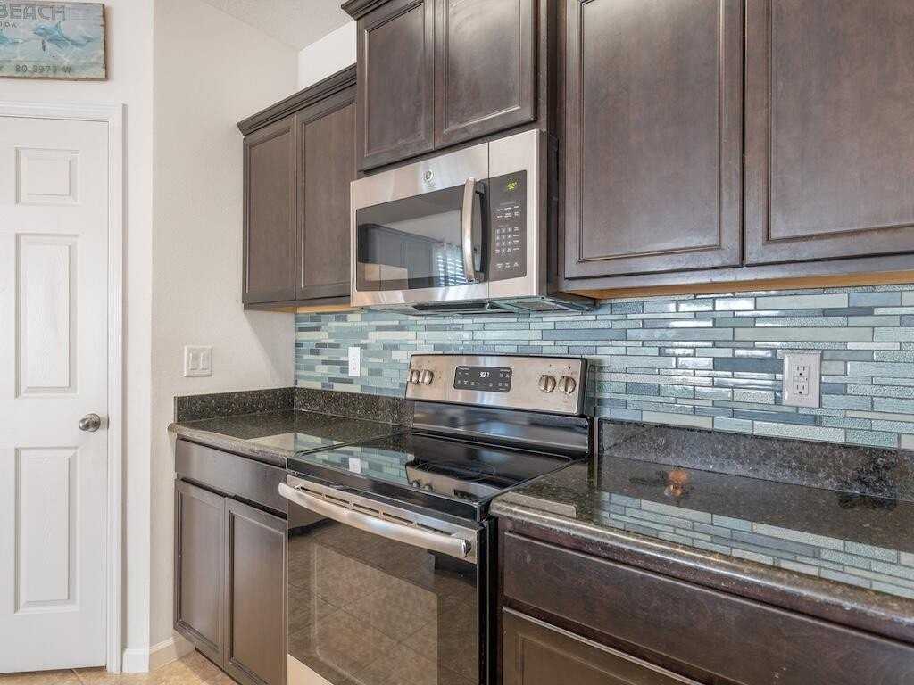 1440 Lexington Sq Sw - Photo 3 of 41