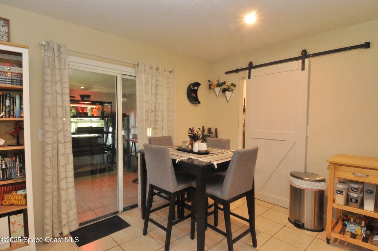 1318 Vancouver Avenue Southeast - Photo 5 of 22