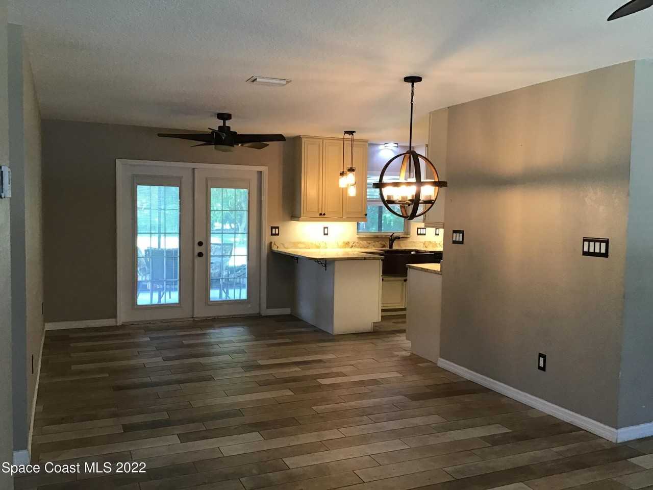 2859 Kingston Ln - Photo 6 of 24