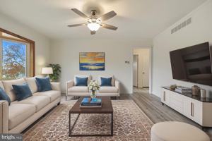 featured image of 996 Boggs Dr