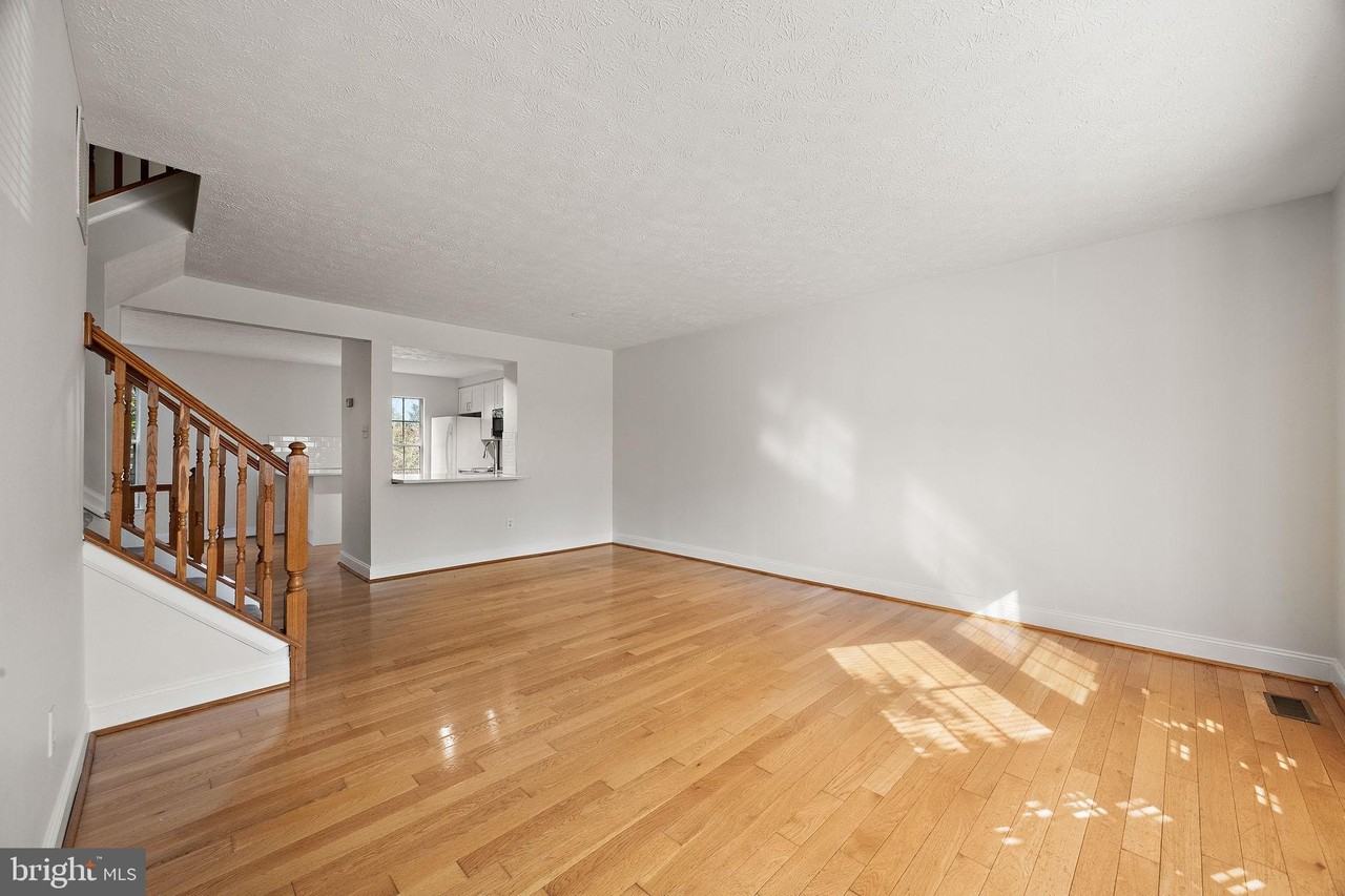 104 W Shetland Ct - Photo 3 of 22