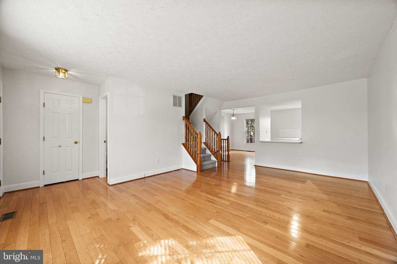 104 W Shetland Ct - Photo 4 of 22