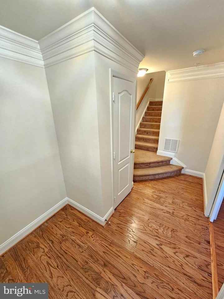 9820 Darcy Forest Dr - Photo 4 of 47