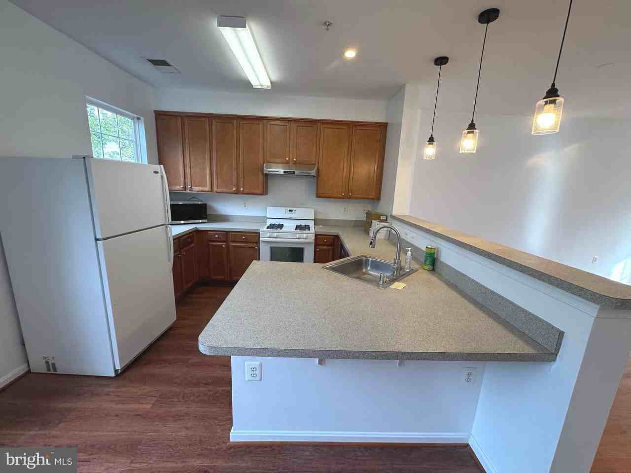 108 Moore Dr - Photo 7 of 33