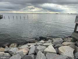 featured image of 117 Clam Shell Rd