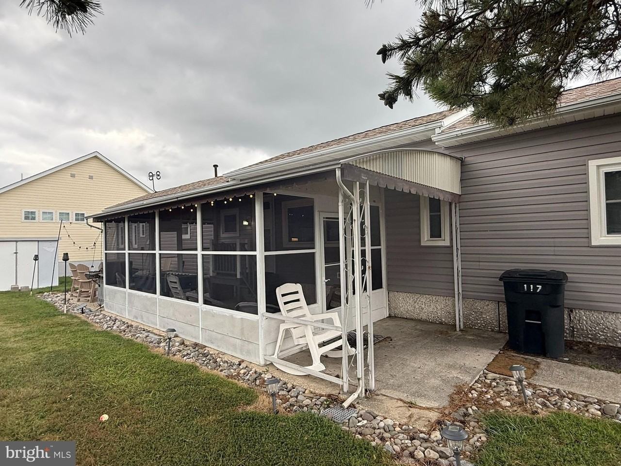 117 Clam Shell Rd - Photo 3 of 14