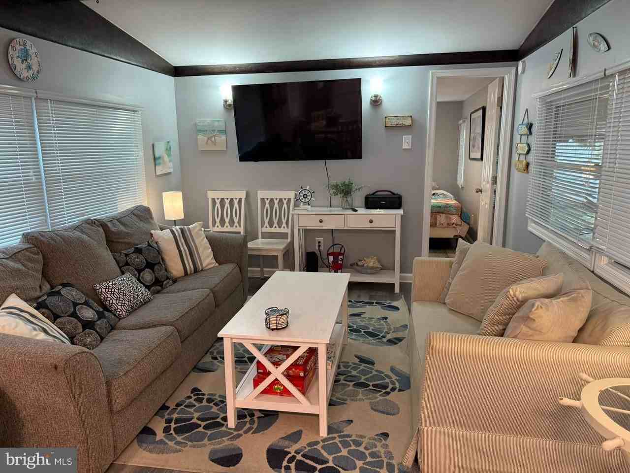 117 Clam Shell Rd - Photo 6 of 14