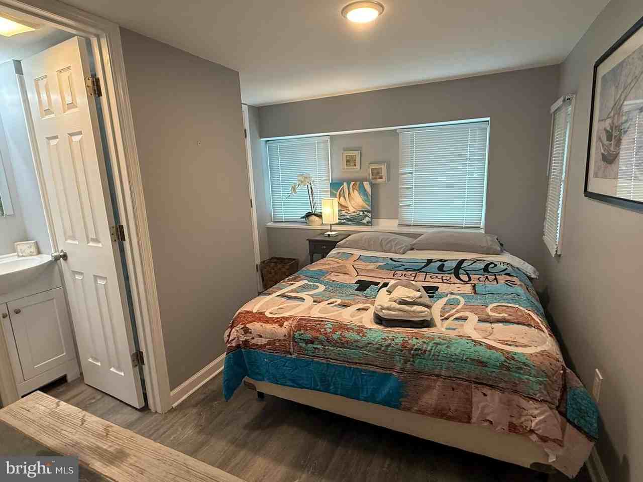 117 Clam Shell Rd - Photo 7 of 14