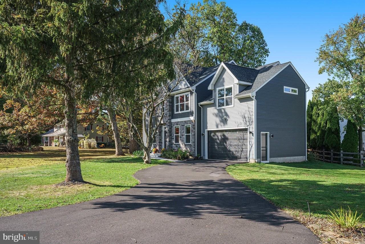 340 Wartman Rd - Photo 2 of 27